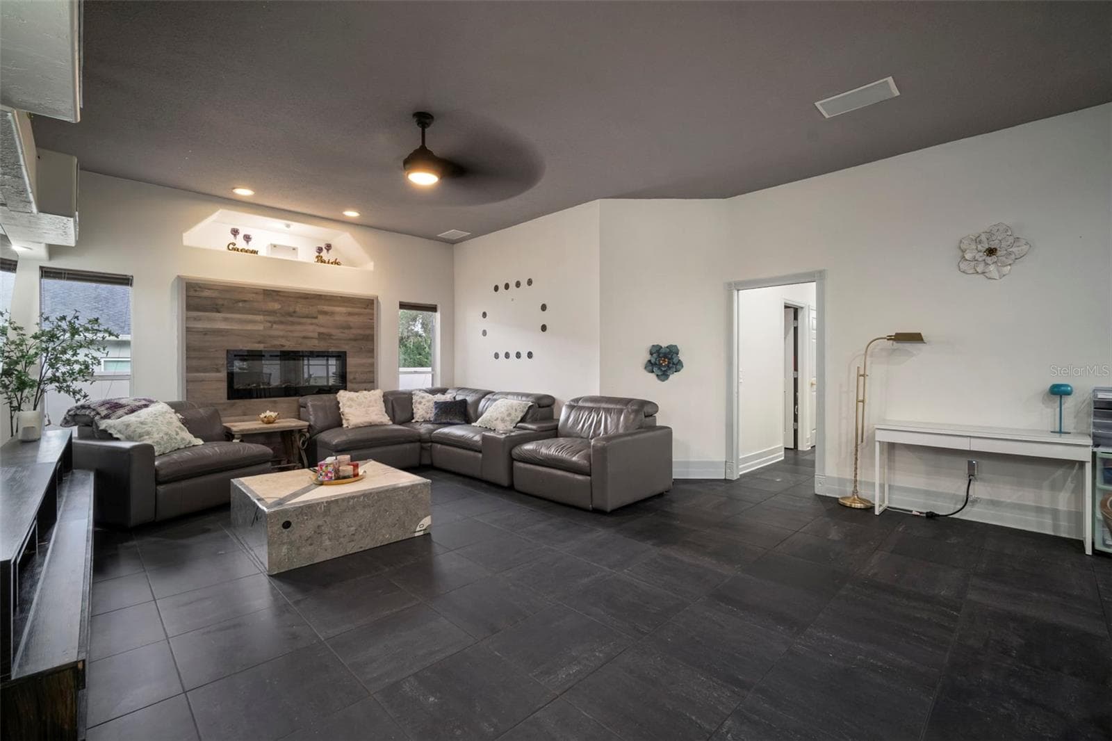Single Family Residence at 424 SUMMIT CHASE DR, VALRICO, photo 22 of 71