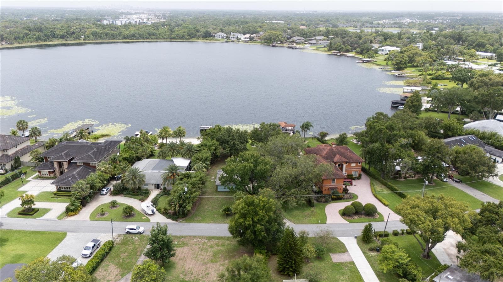 Single Family Residence at 360 LAKE SEMINARY CIR, MAITLAND, photo 3 of 6