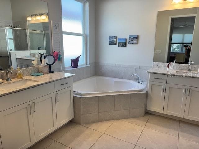 Single Family Residence at 6224 CHAMPIONS ROW ST, BRADENTON, photo 6 of 14