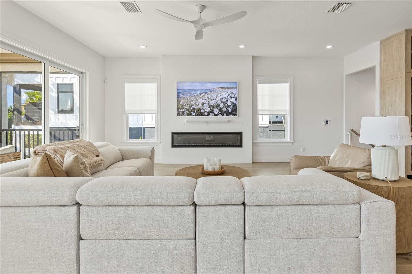Living Room - 8008 MIDNIGHT PASS RD, SARASOTA