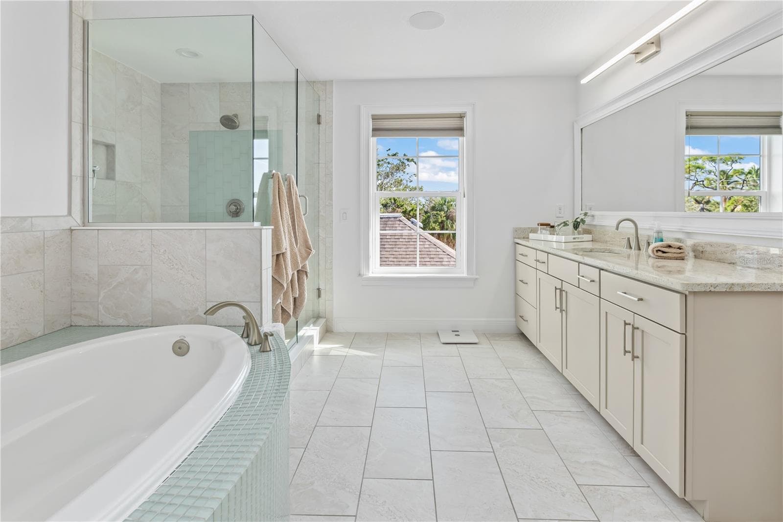 Primary Ensuite - 8008 MIDNIGHT PASS RD, SARASOTA