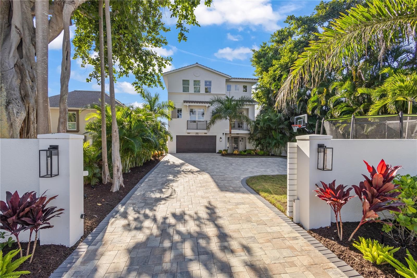 Gated! - 8008 MIDNIGHT PASS RD, SARASOTA