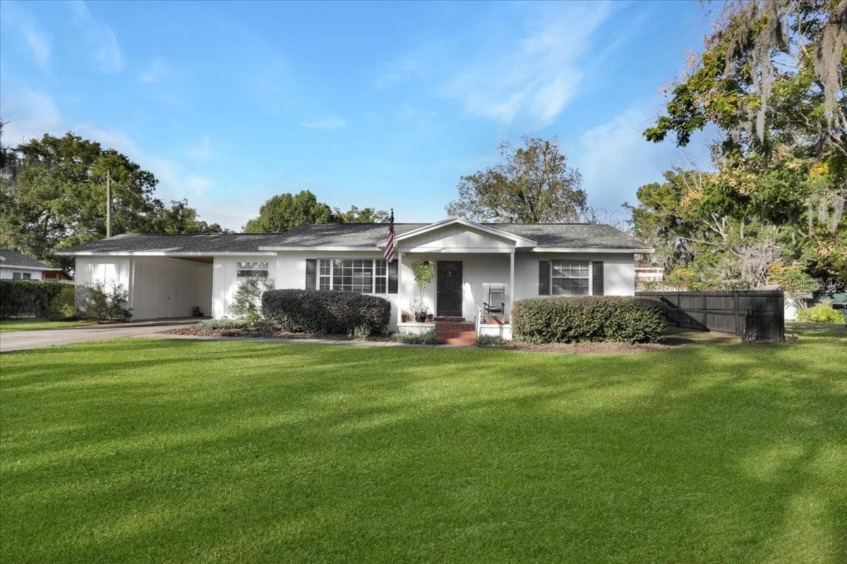 220 SE 28TH AVE