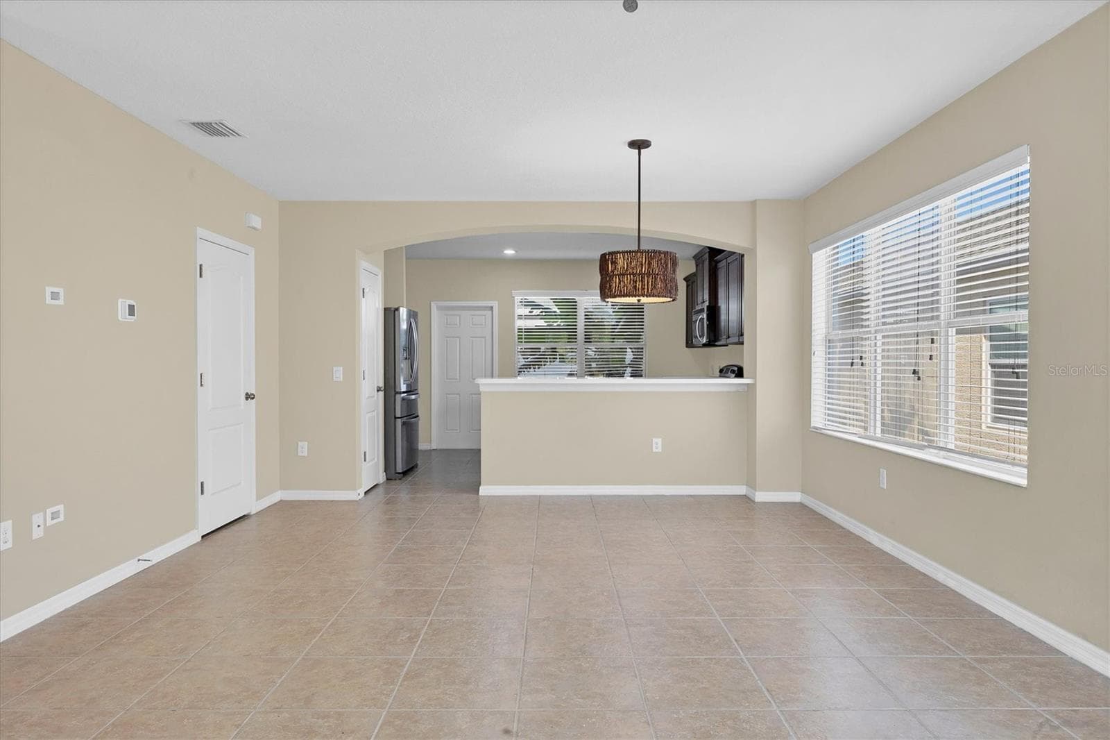 Open Concept Living Space - 4811 WOODBROOK DR, SARASOTA
