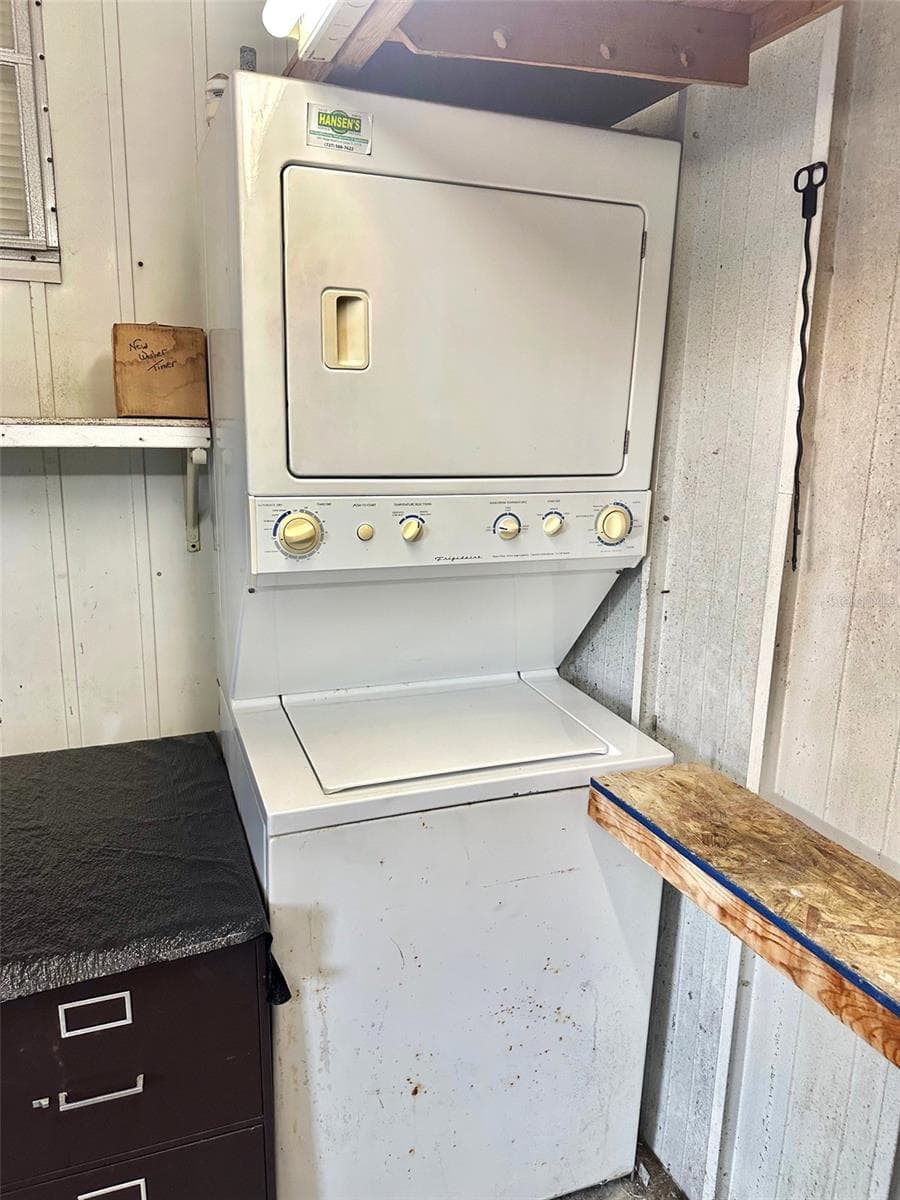 Mobile Home at 2000 E BAY DR #83, LARGO, photo 12 of 15