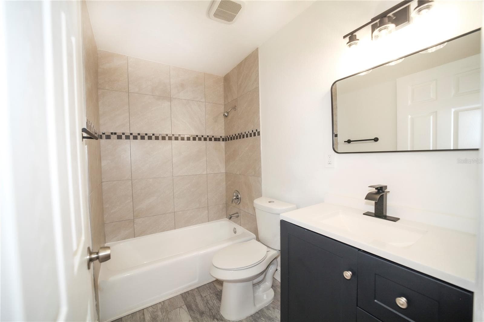 Upstairs Full bathroom - 331 AMHERST AVE #56, SARASOTA