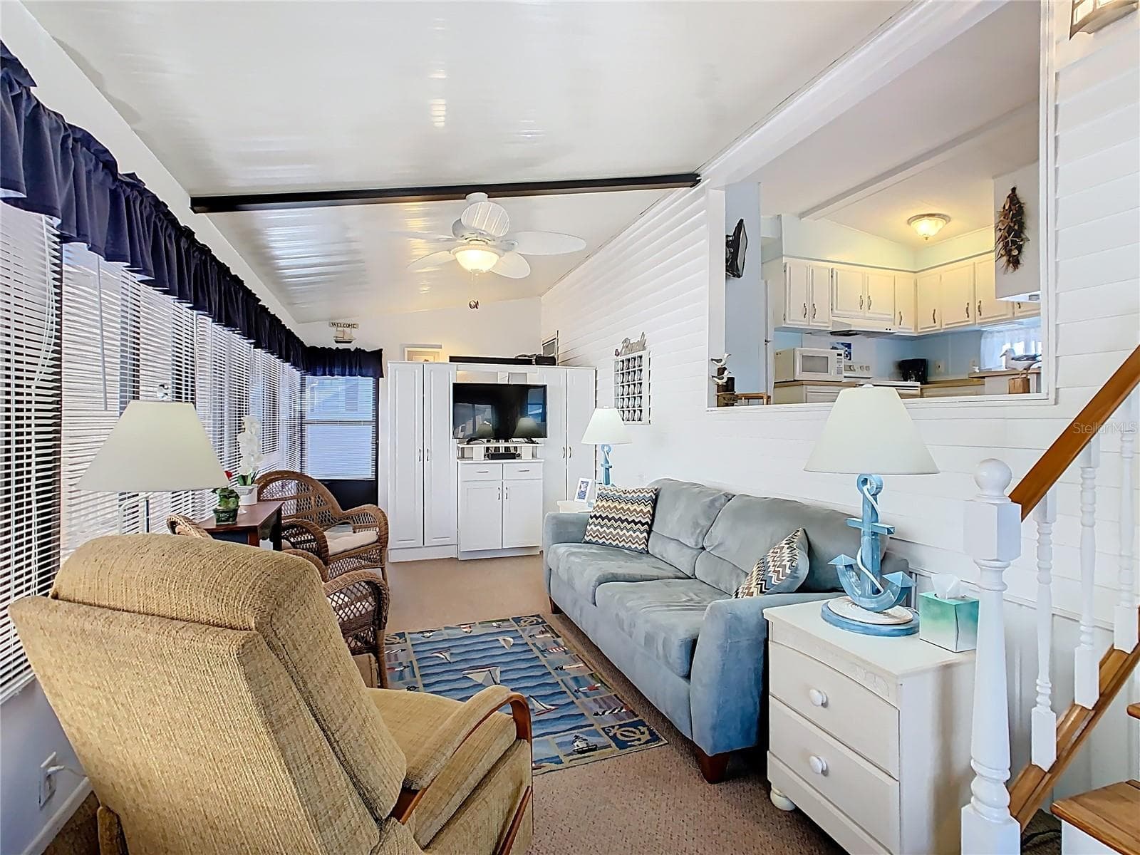Living room - 9000 US HWY 192 #293, CLERMONT
