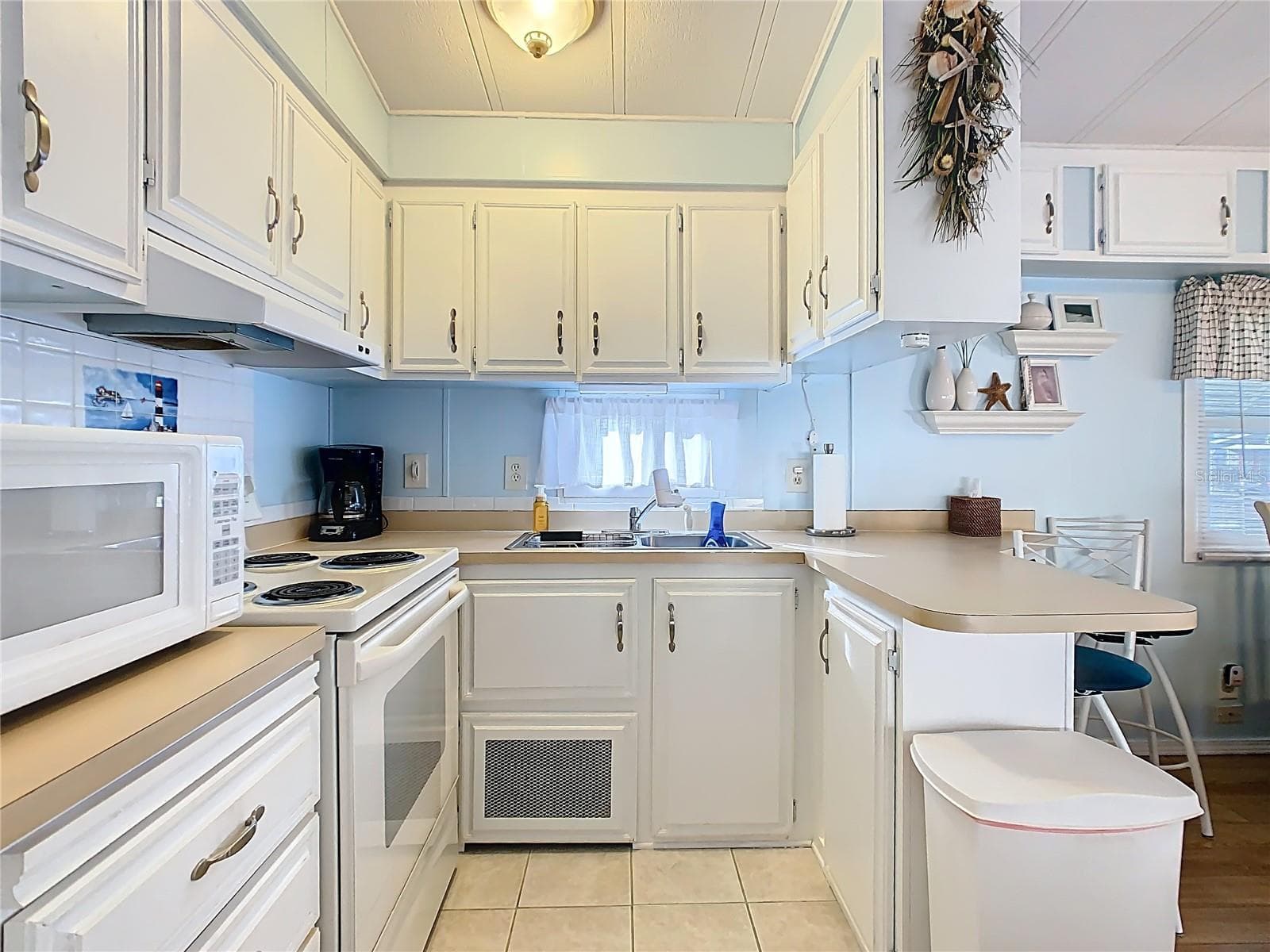 Kitchen - 9000 US HWY 192 #293, CLERMONT