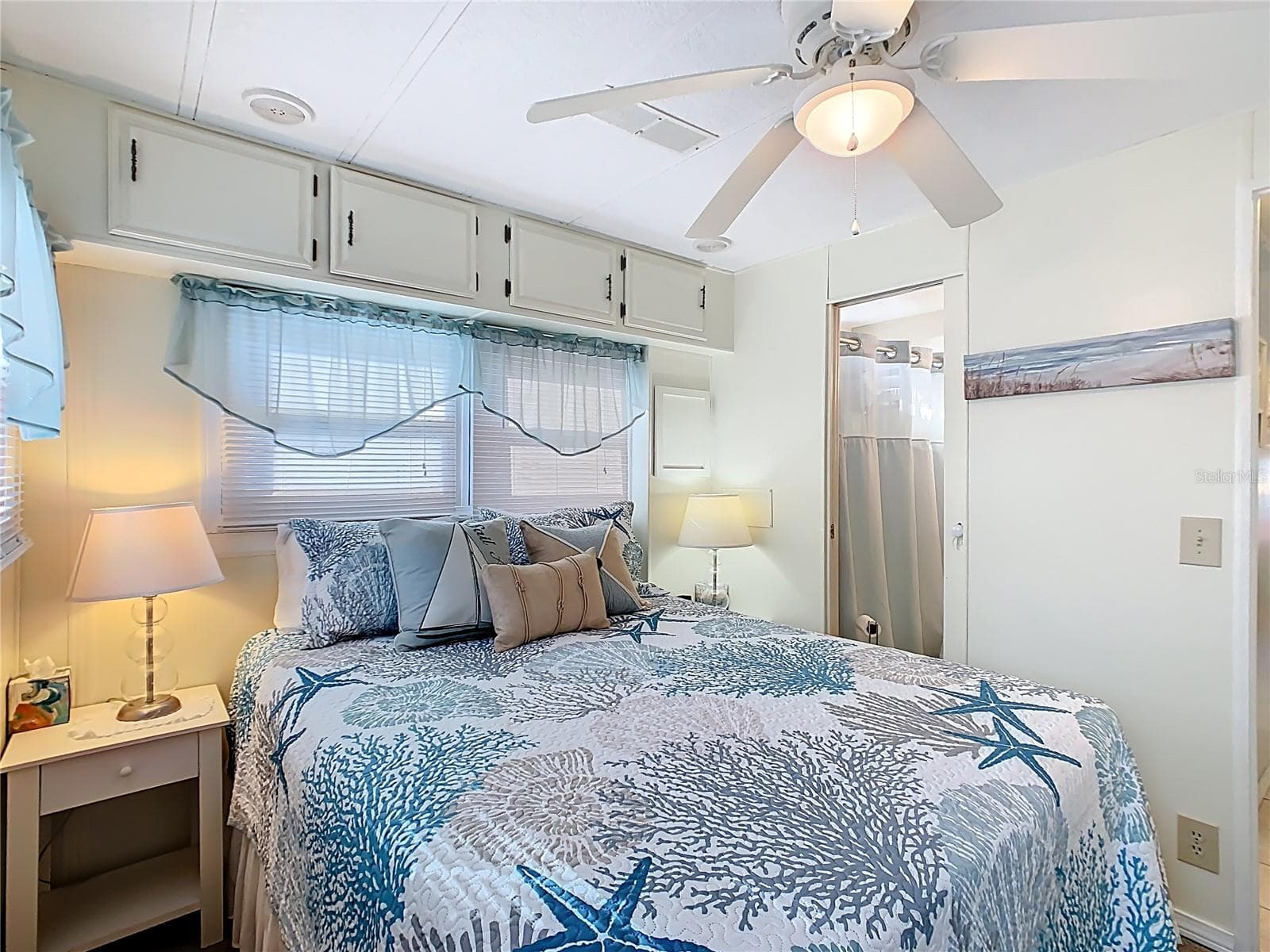 Bedroom with bathroom access - 9000 US HWY 192 #293, CLERMONT