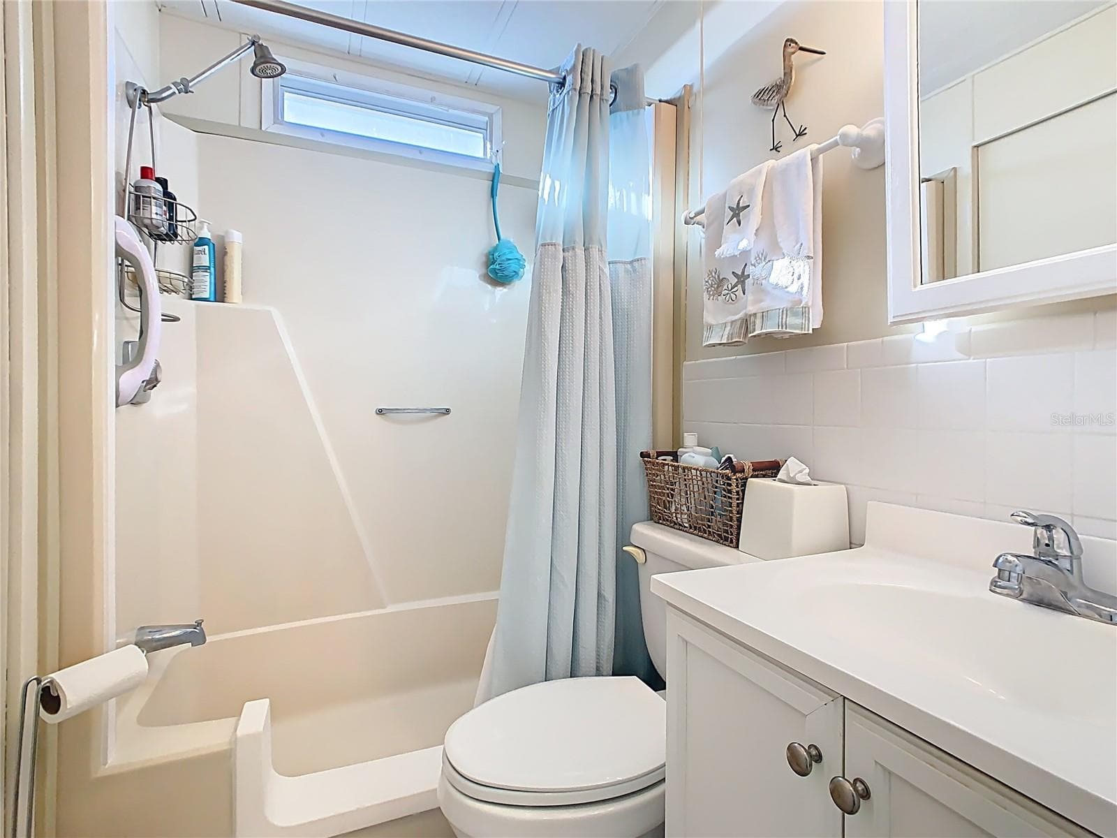 Walk-in shower - 9000 US HWY 192 #293, CLERMONT