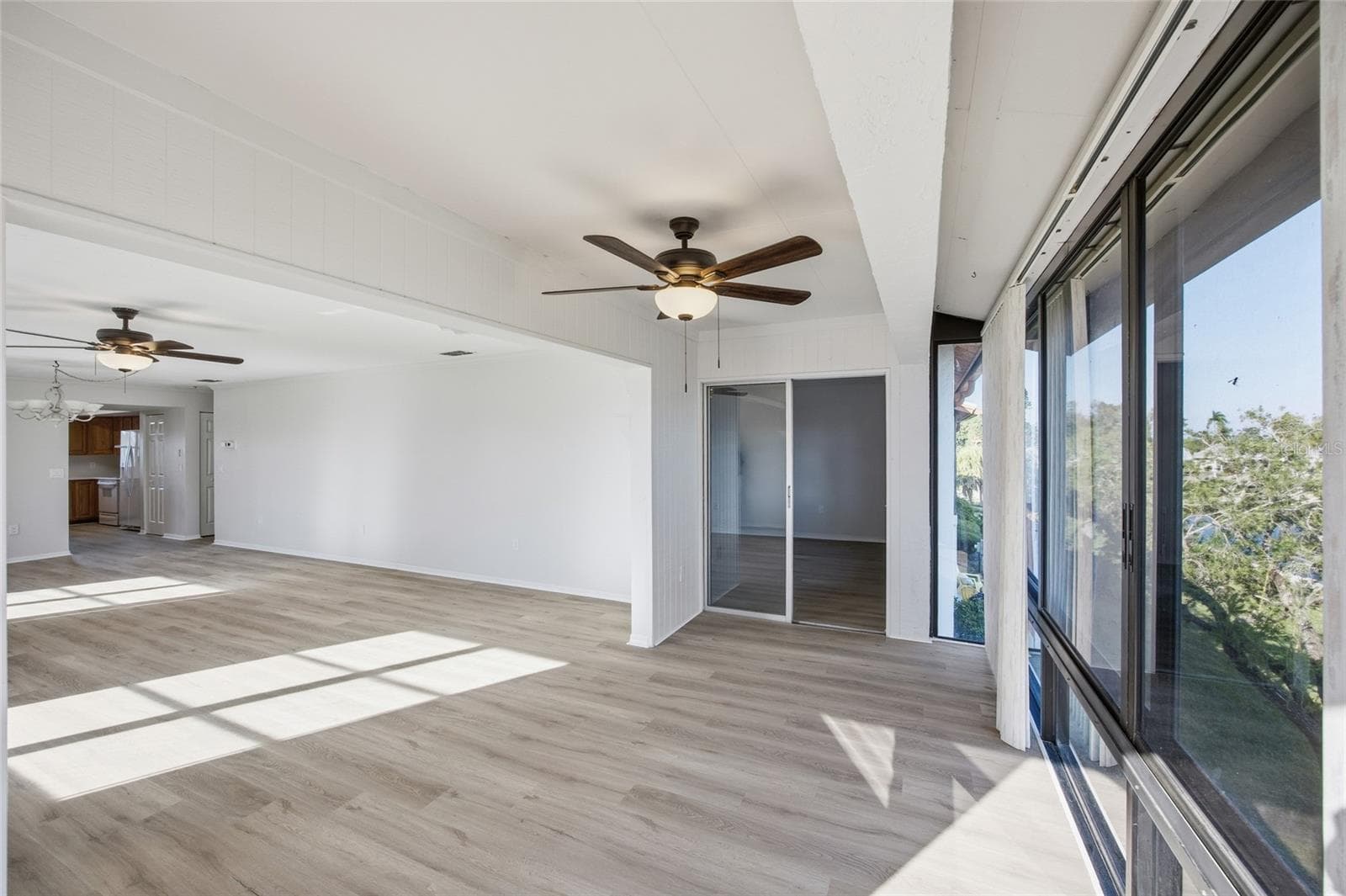 Condominium at 4859 INDEPENDENCE DR, BRADENTON, photo 13 of 33