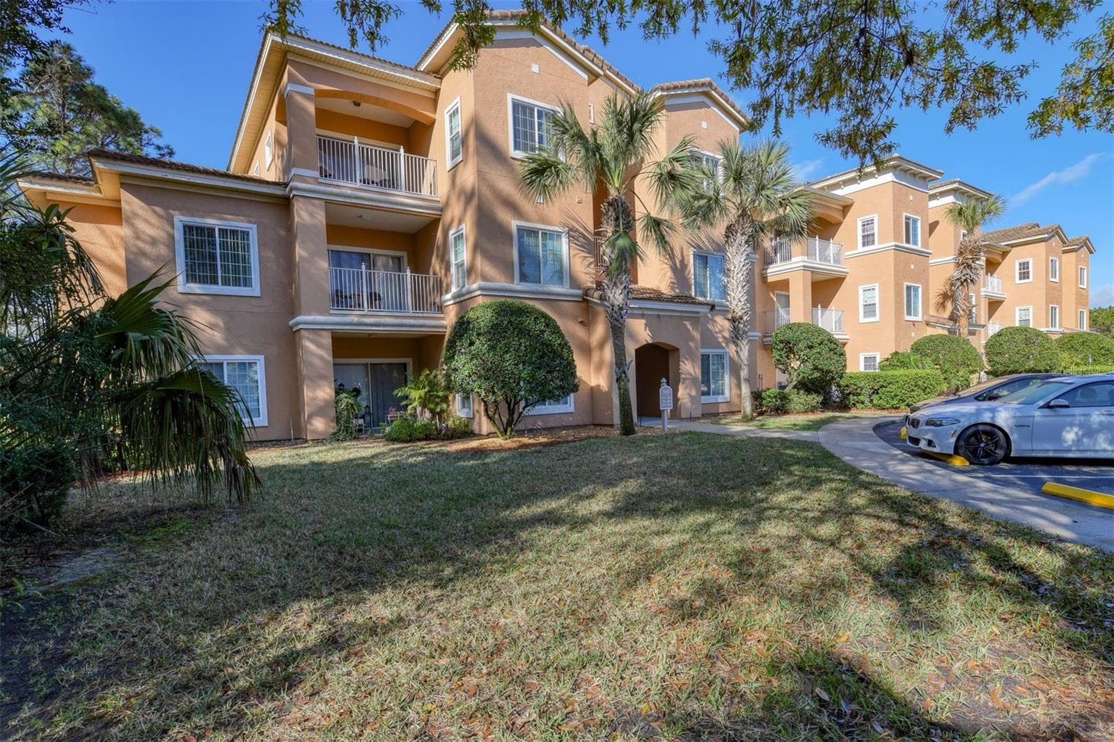 540 FLORIDA CLUB BLVD #305