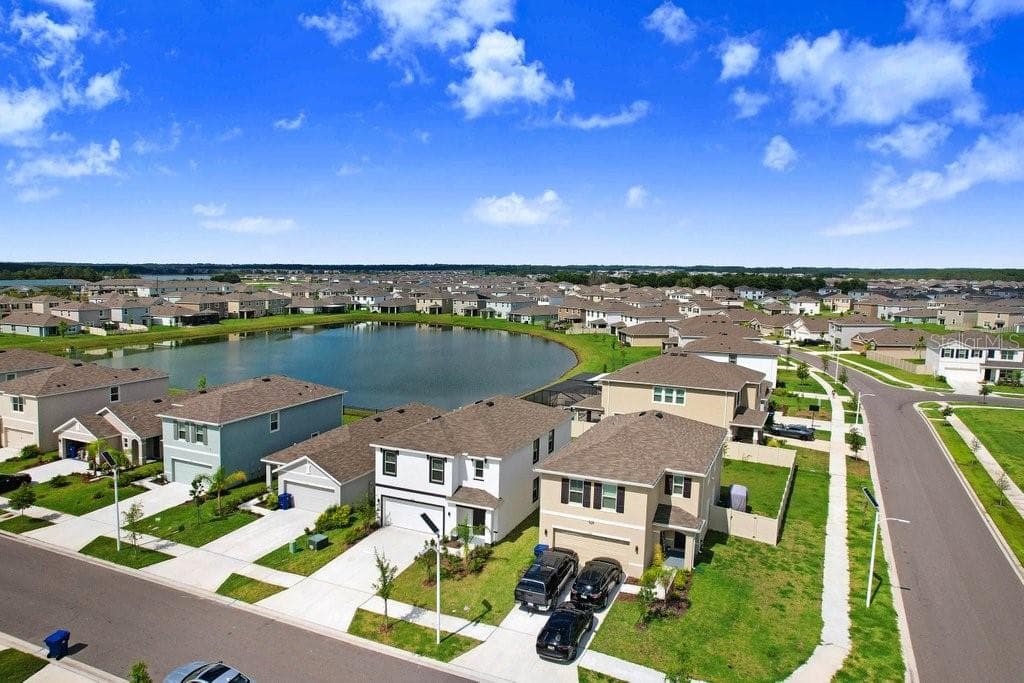 Single Family Residence at 9319 FORGE BREEZE LOOP, WESLEY CHAPEL, photo 3 of 45
