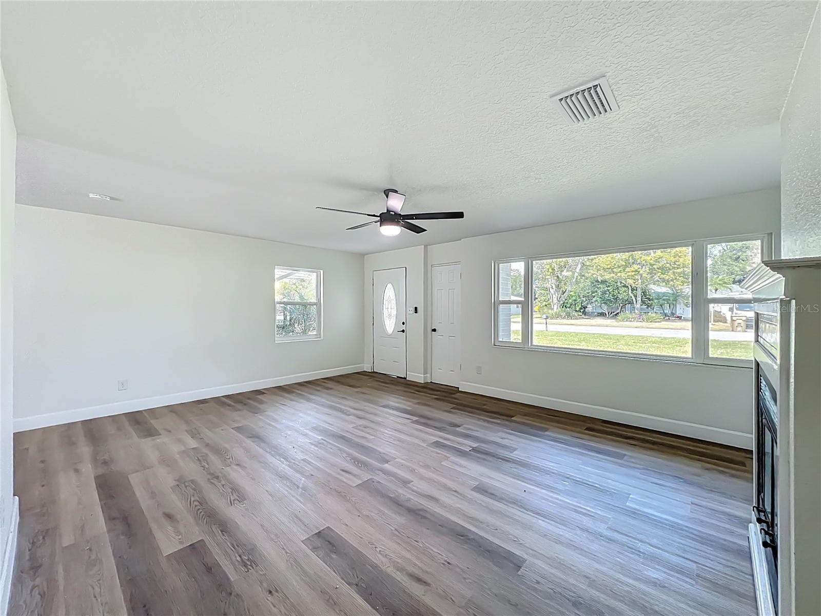 Single Family Residence at 2680 PALMETTO RD, MOUNT DORA, photo 6 of 30