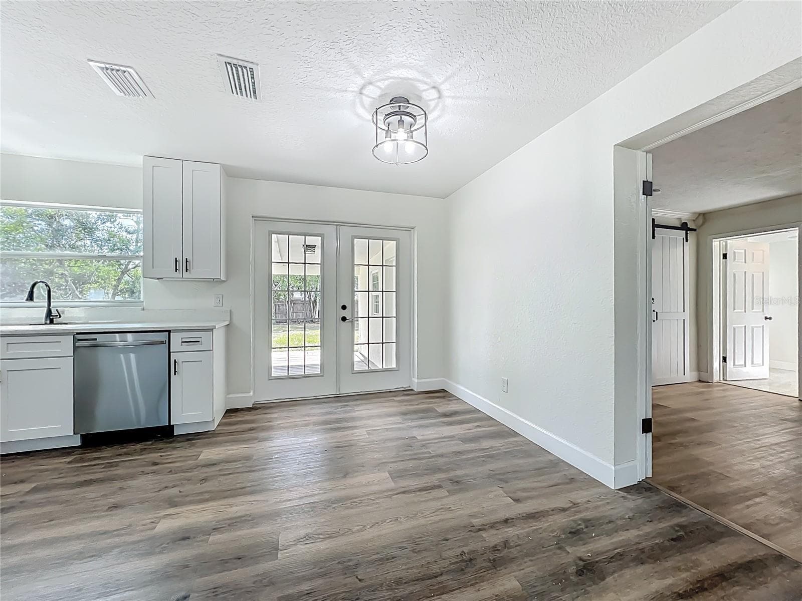 Single Family Residence at 2680 PALMETTO RD, MOUNT DORA, photo 8 of 30