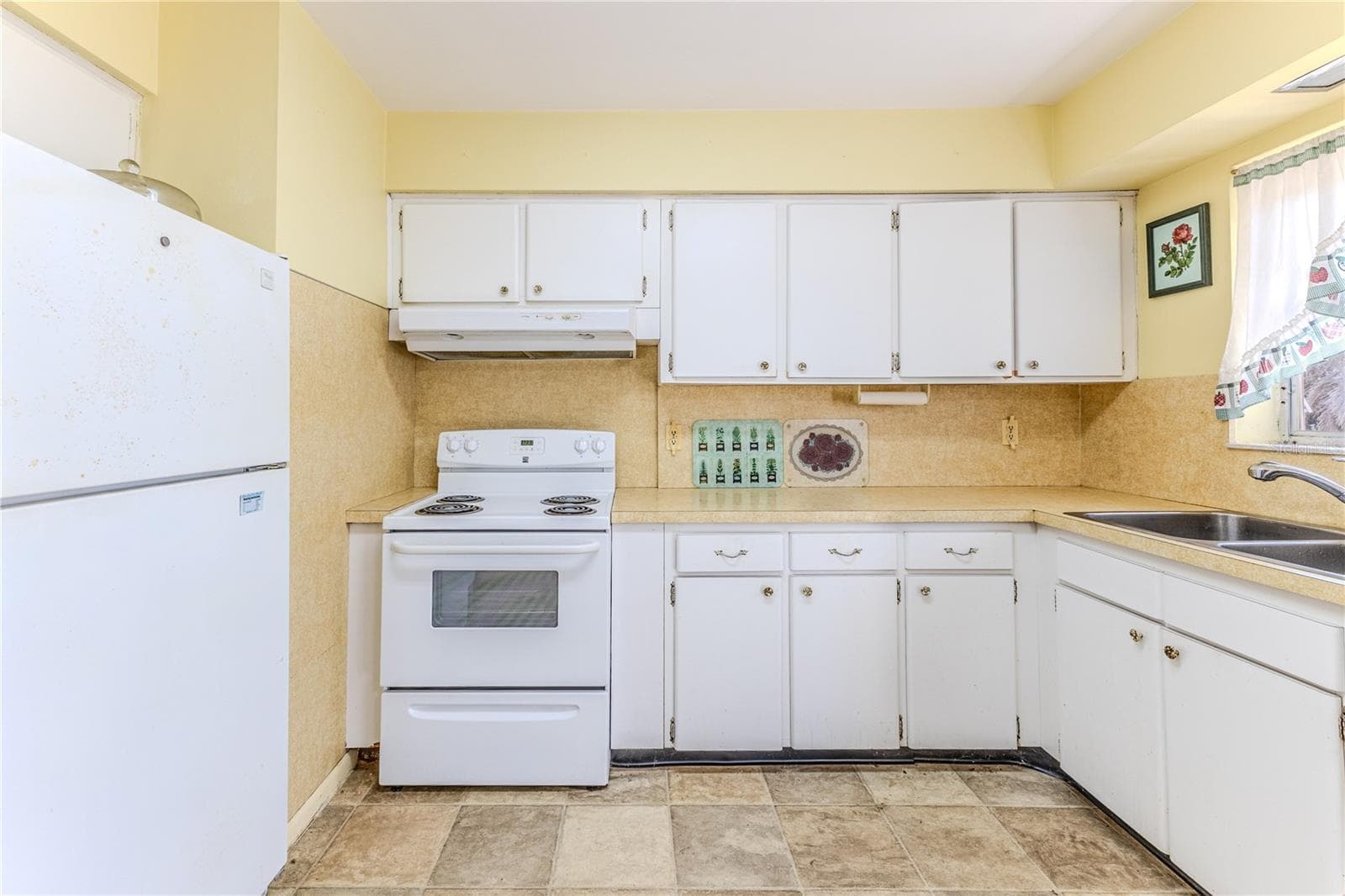 Single Family Residence at 6352 SPRING HILL DR, SPRING HILL, photo 10 of 35