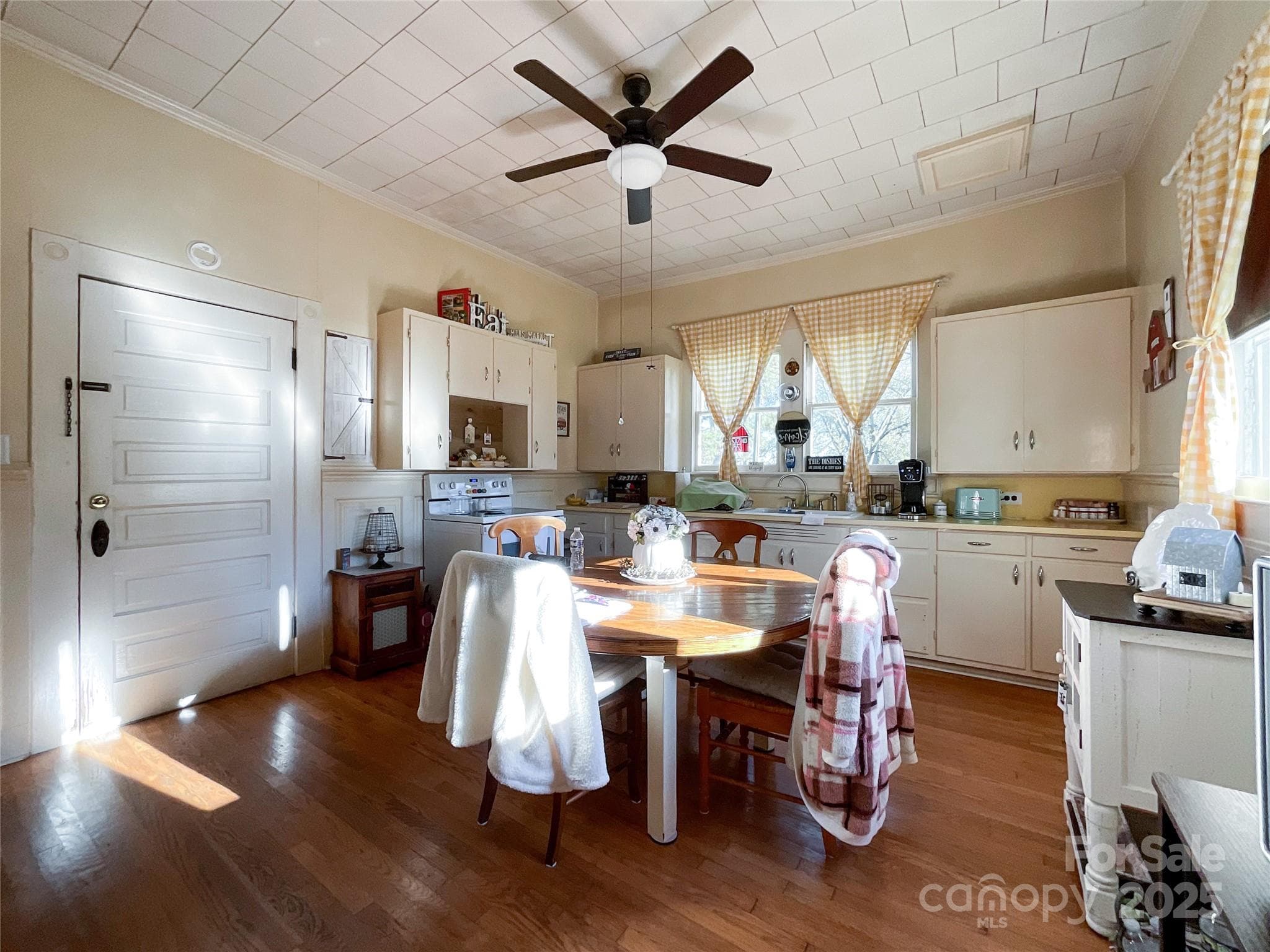 Single Family Residence at 6993 Charlotte Highway, Lancaster, photo 11 of 41