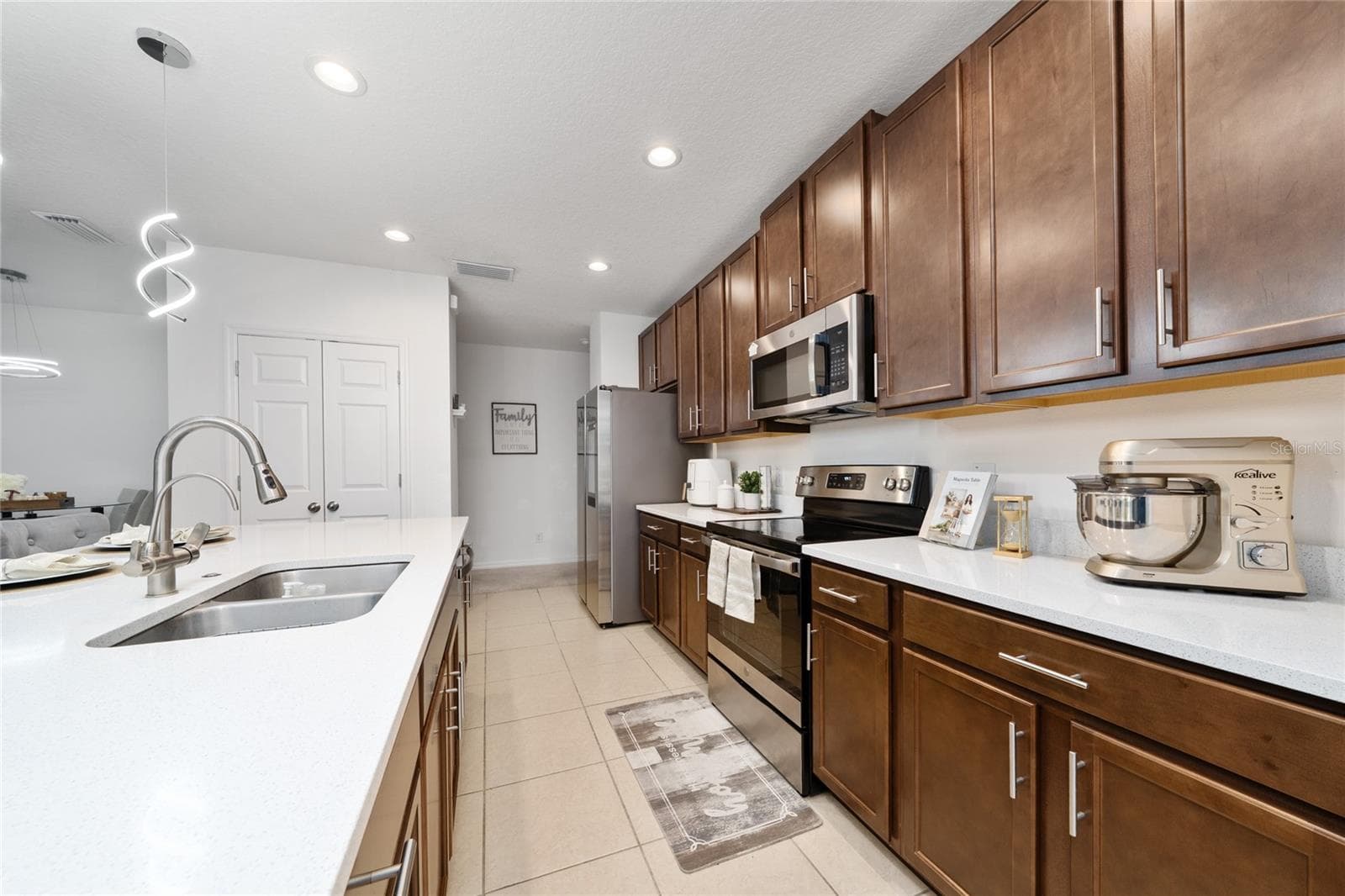 Kitchen - 669 JUPITER BEACH RD, GROVELAND