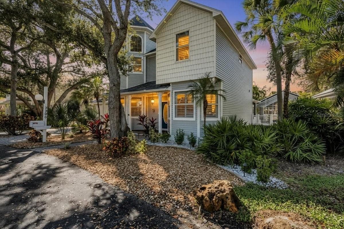 Glowing 2 story - 2306 64TH ST W, BRADENTON