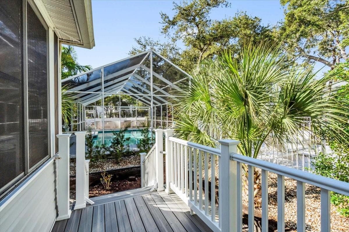 Just steps to the community pool - 2306 64TH ST W, BRADENTON