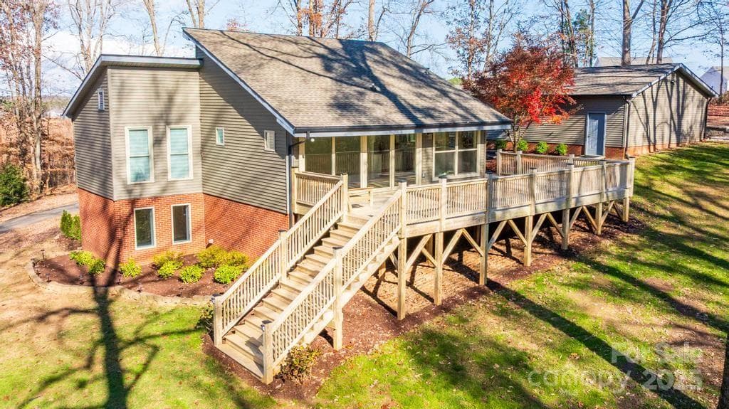 2106 Lynmore Drive