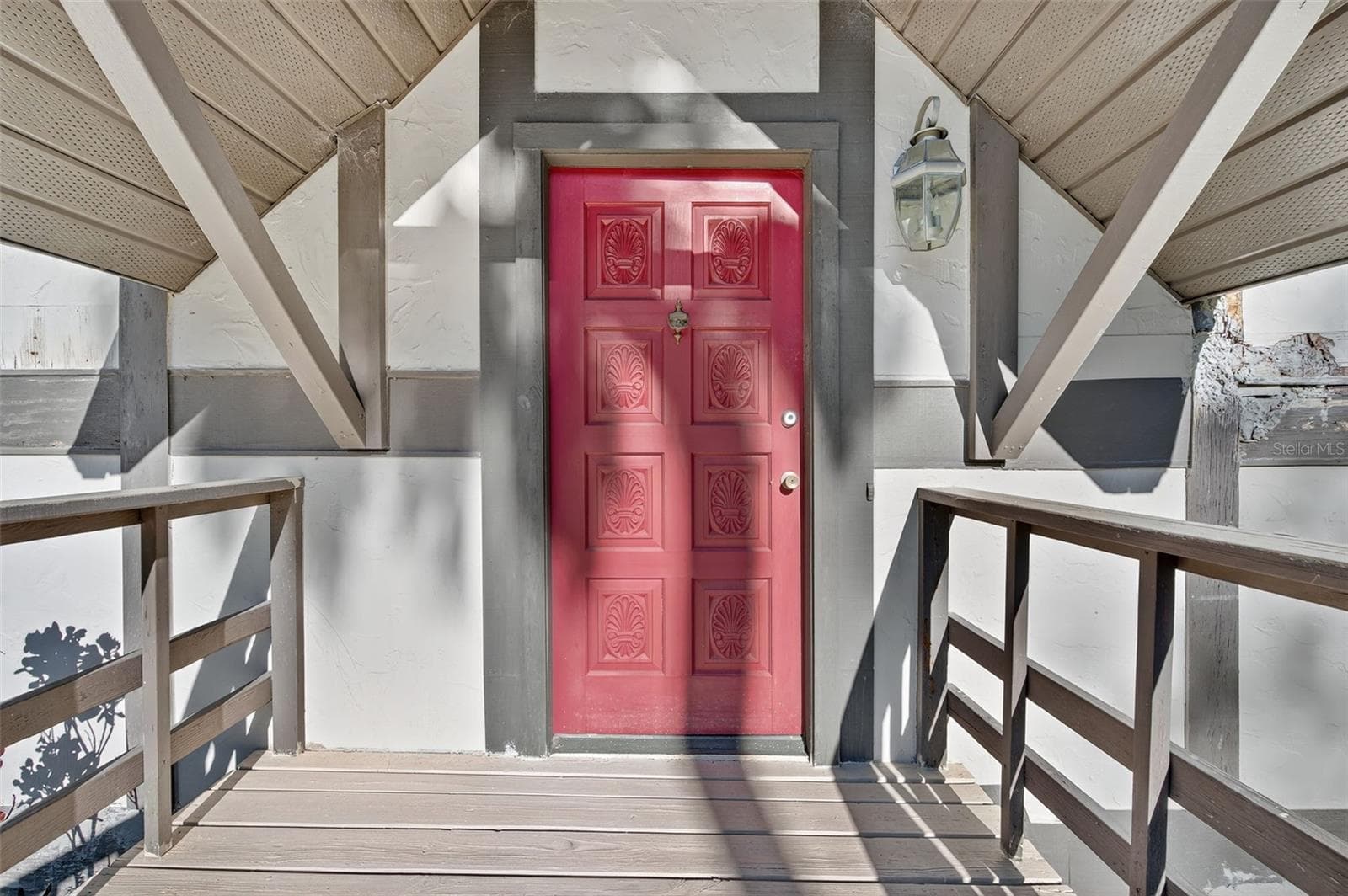 Tudor-style front porch. - 6345 LOST TRL, HOLIDAY
