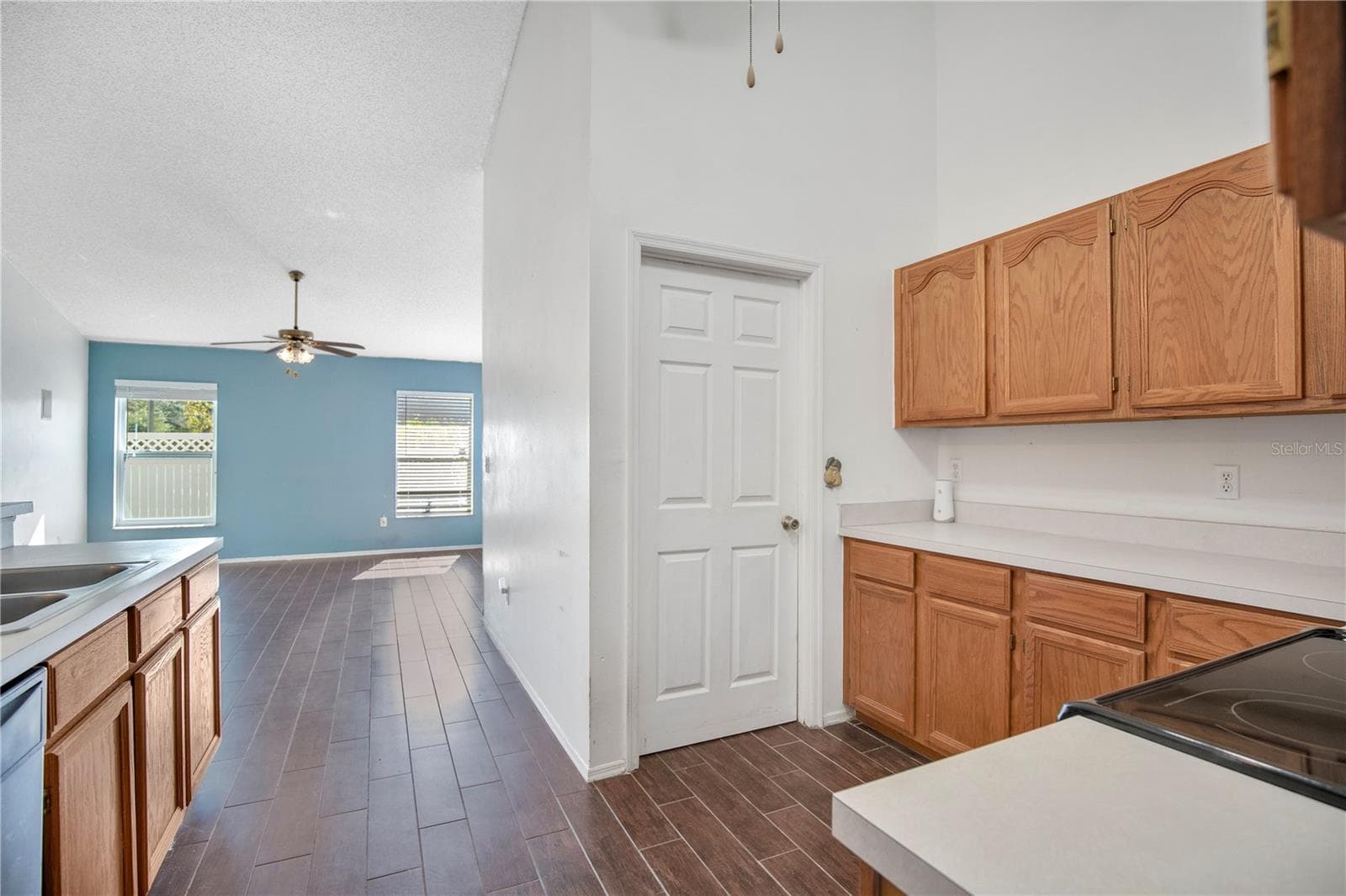 Single Family Residence at 6019 LONG PEAK DR, ORLANDO, photo 6 of 31