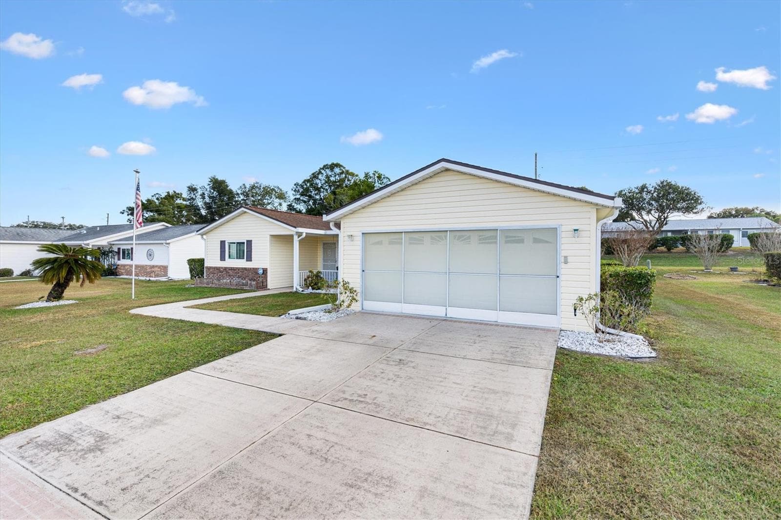 Single Family Residence at 10767 SE 174TH LOOP, SUMMERFIELD, photo 2 of 45