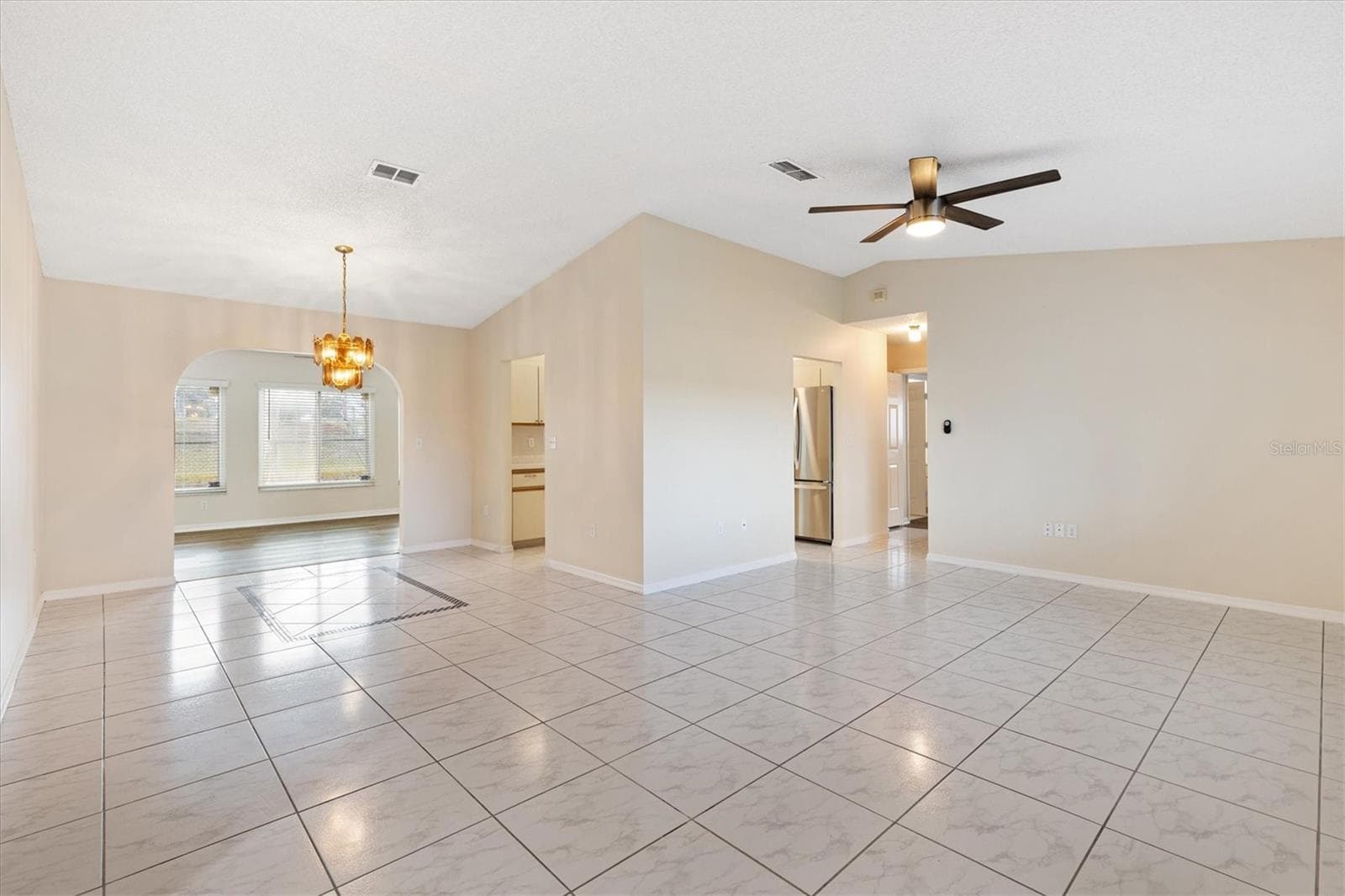 Single Family Residence at 10767 SE 174TH LOOP, SUMMERFIELD, photo 7 of 45
