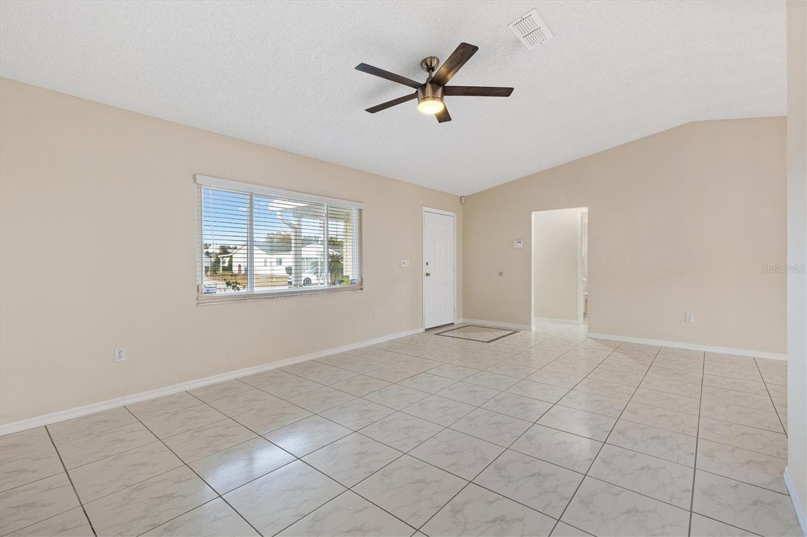 Single Family Residence at 10767 SE 174TH LOOP, SUMMERFIELD, photo 8 of 45