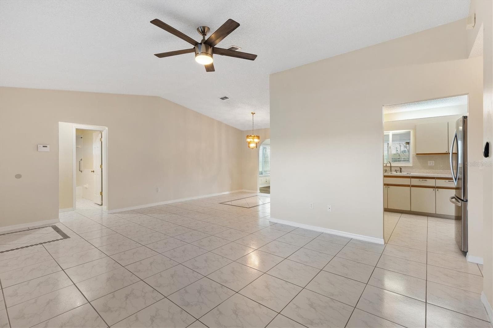 Single Family Residence at 10767 SE 174TH LOOP, SUMMERFIELD, photo 11 of 45