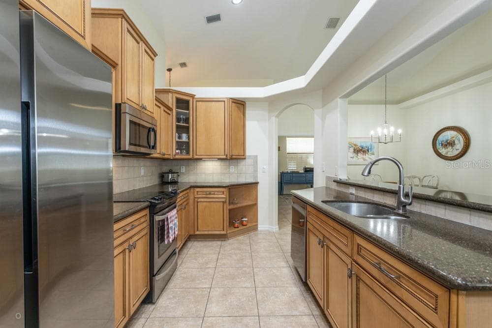 Single Family Residence at 150 W WATERSIDE PKWY, PALM COAST, photo 9 of 40