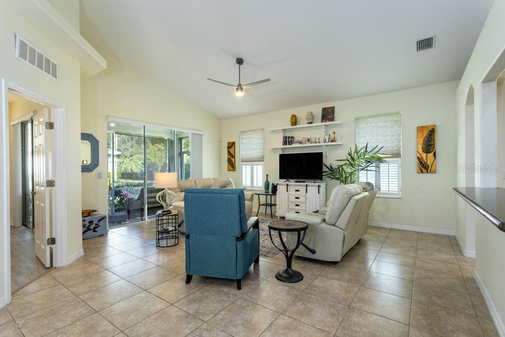 Single Family Residence at 150 W WATERSIDE PKWY, PALM COAST, photo 11 of 40