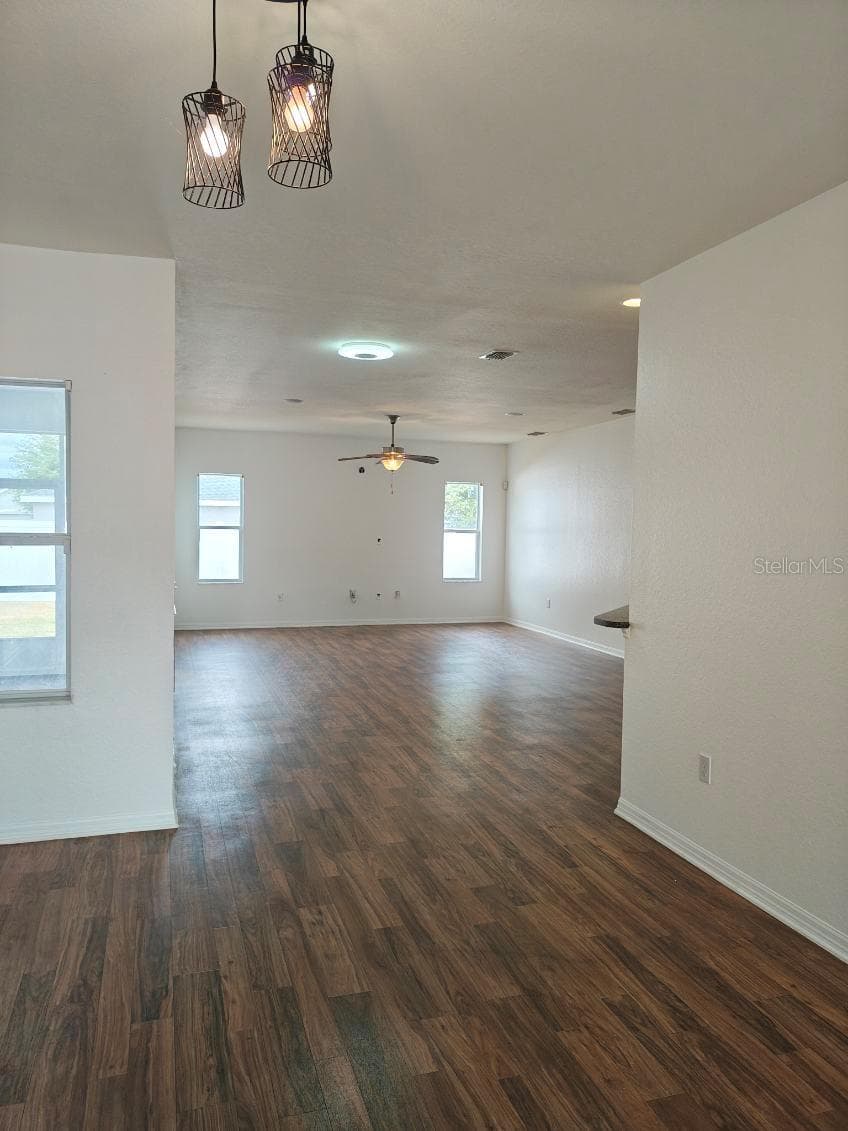 Single Family Residence at 1561 SHOREWOOD DR, AUBURNDALE, photo 3 of 20