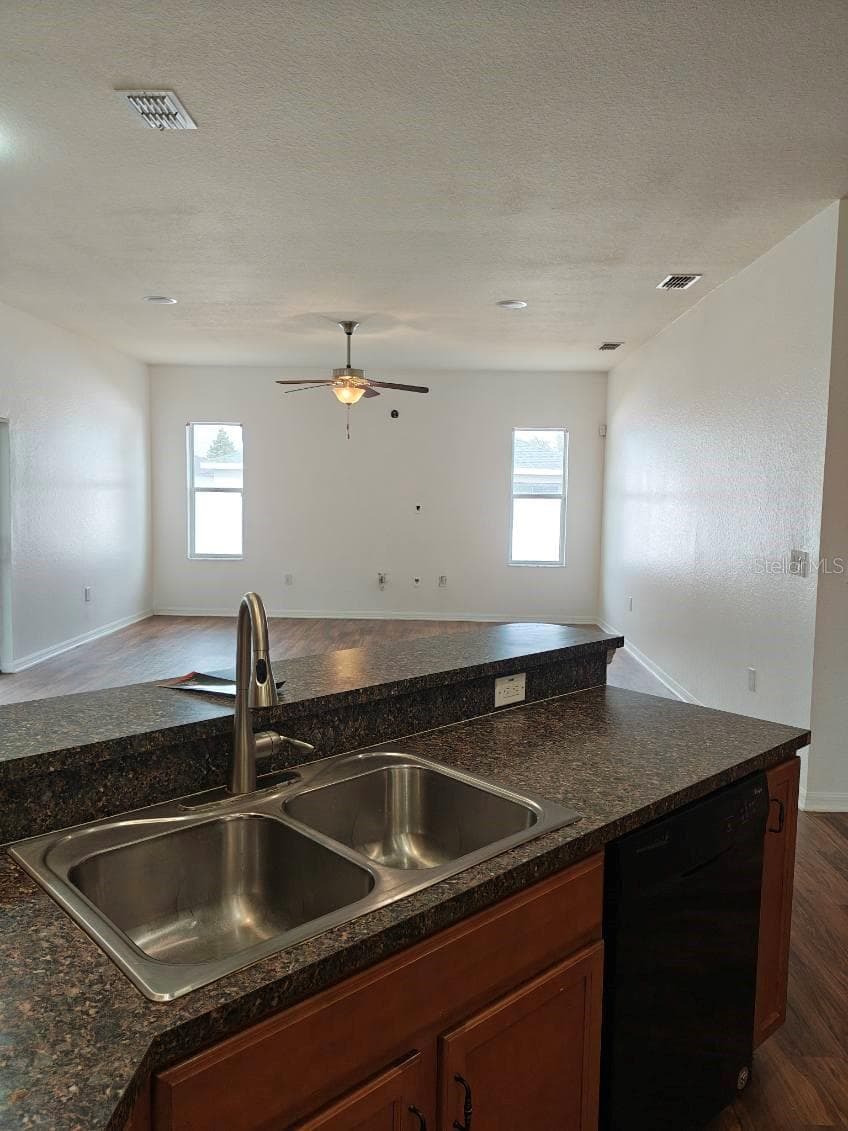 Single Family Residence at 1561 SHOREWOOD DR, AUBURNDALE, photo 6 of 20