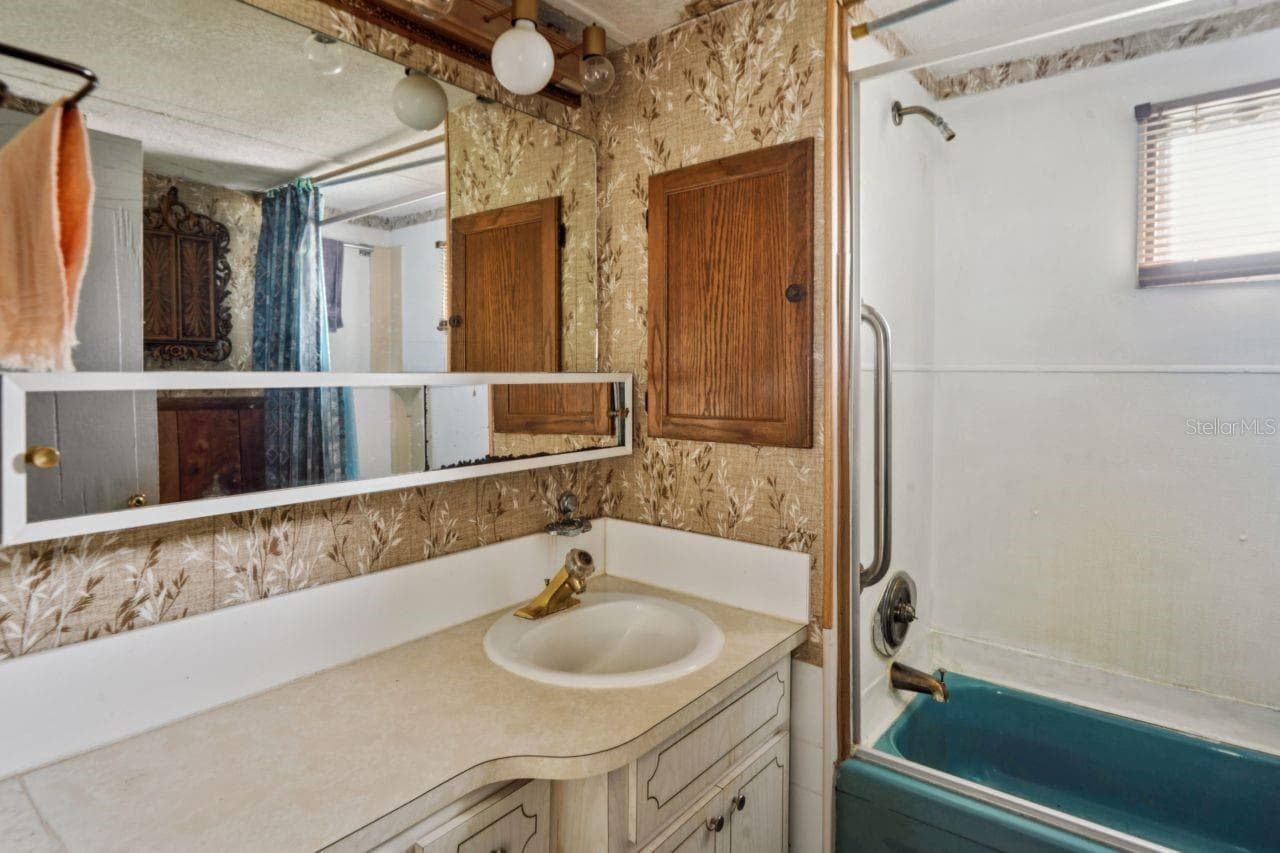 Mobile Home at 9310 KIOWA DR, NEW PORT RICHEY, photo 13 of 26