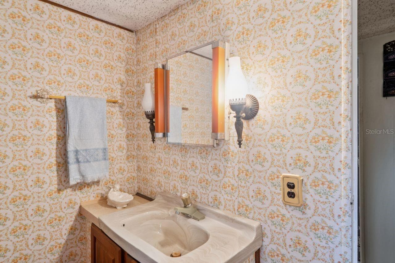 Mobile Home at 9310 KIOWA DR, NEW PORT RICHEY, photo 17 of 26