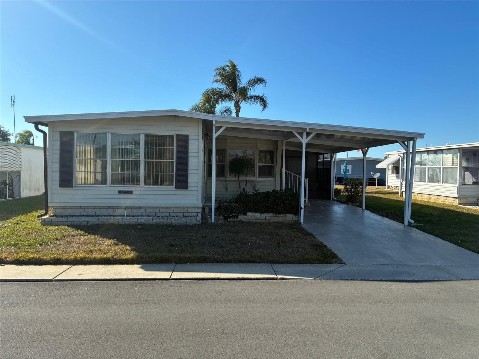 3211 LANARK DR