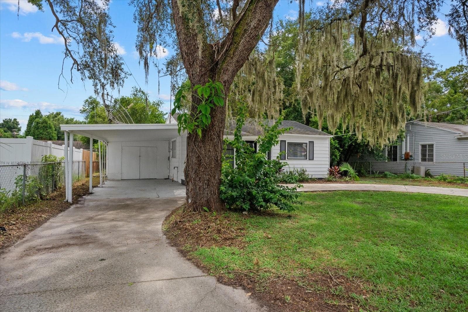 Single Family Residence at 305 E BOUGAINVILLEA AVE, TAMPA, photo 4 of 22