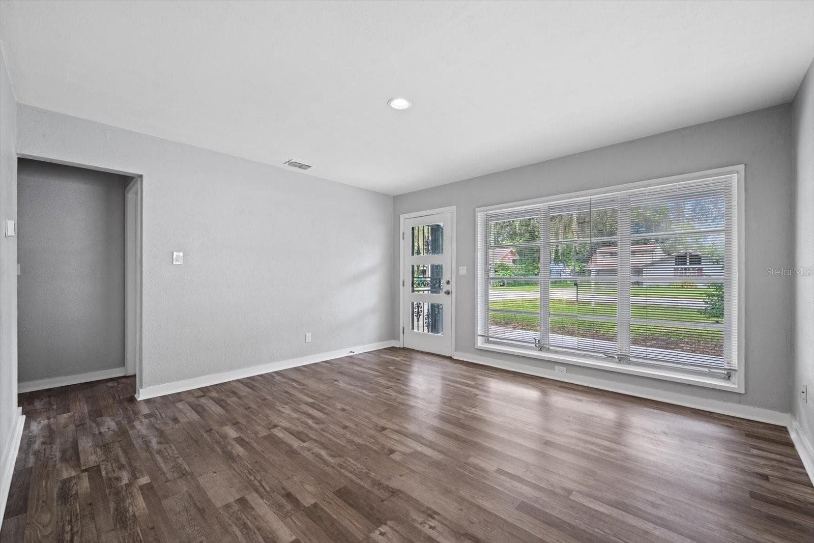 Single Family Residence at 305 E BOUGAINVILLEA AVE, TAMPA, photo 3 of 22