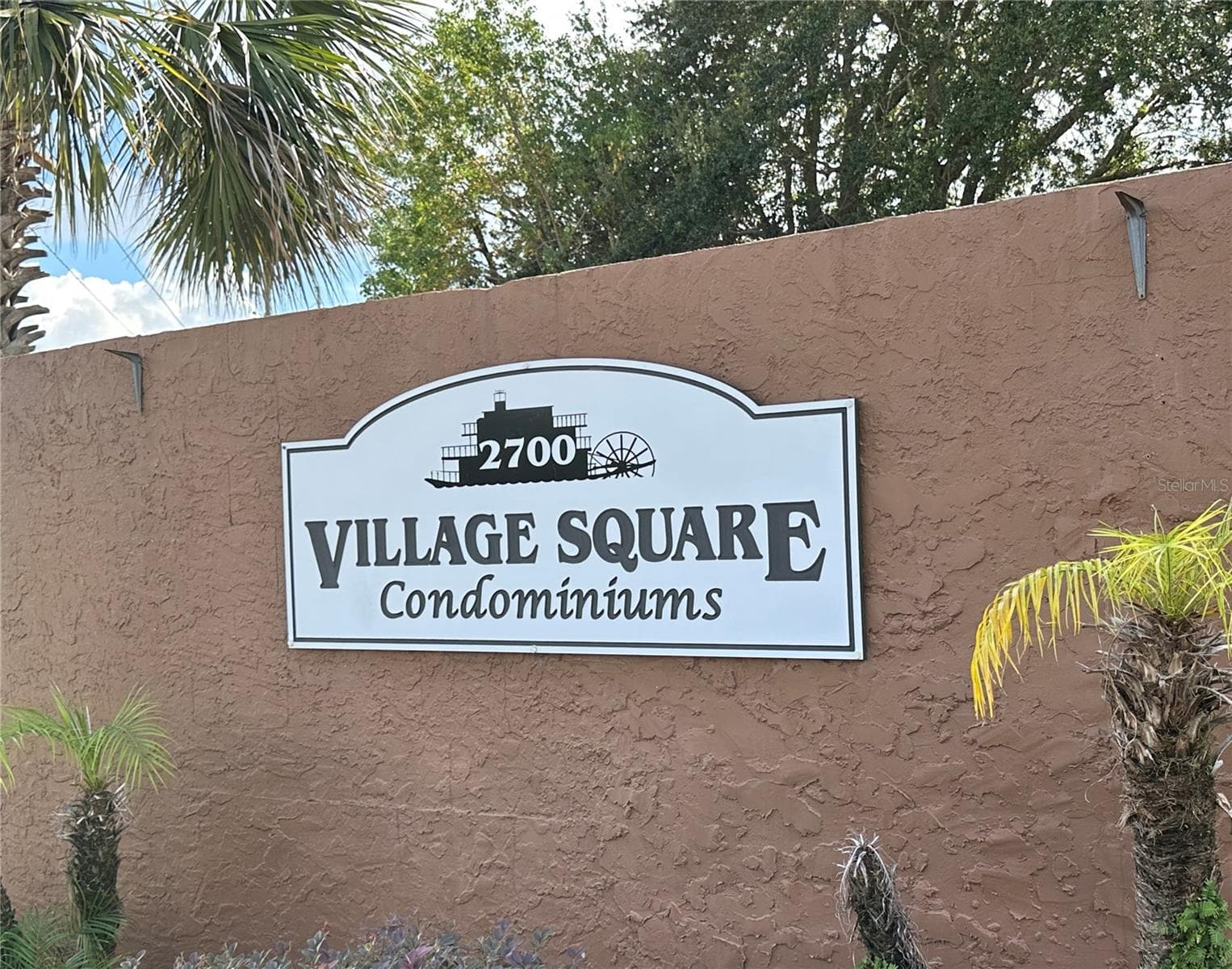 Community Entrance - 6060 VILLAGE CIR #6060, ORLANDO