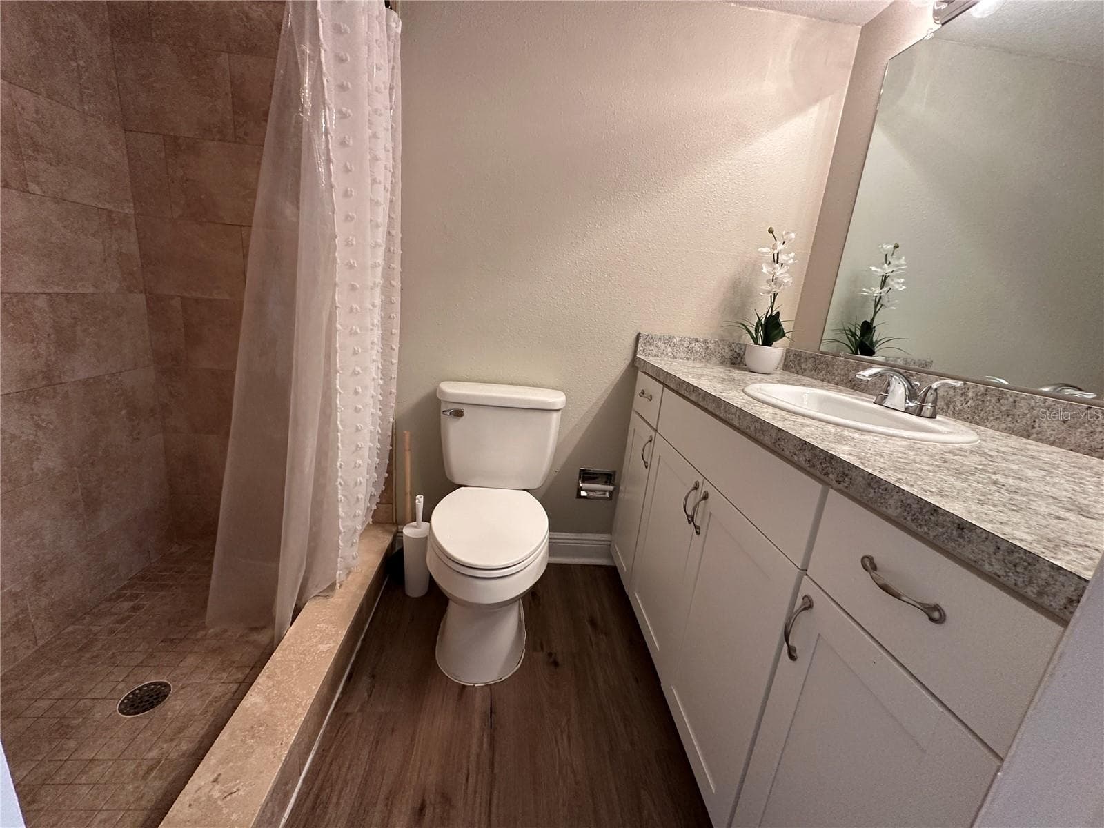 Second bathroom - 6060 VILLAGE CIR #6060, ORLANDO