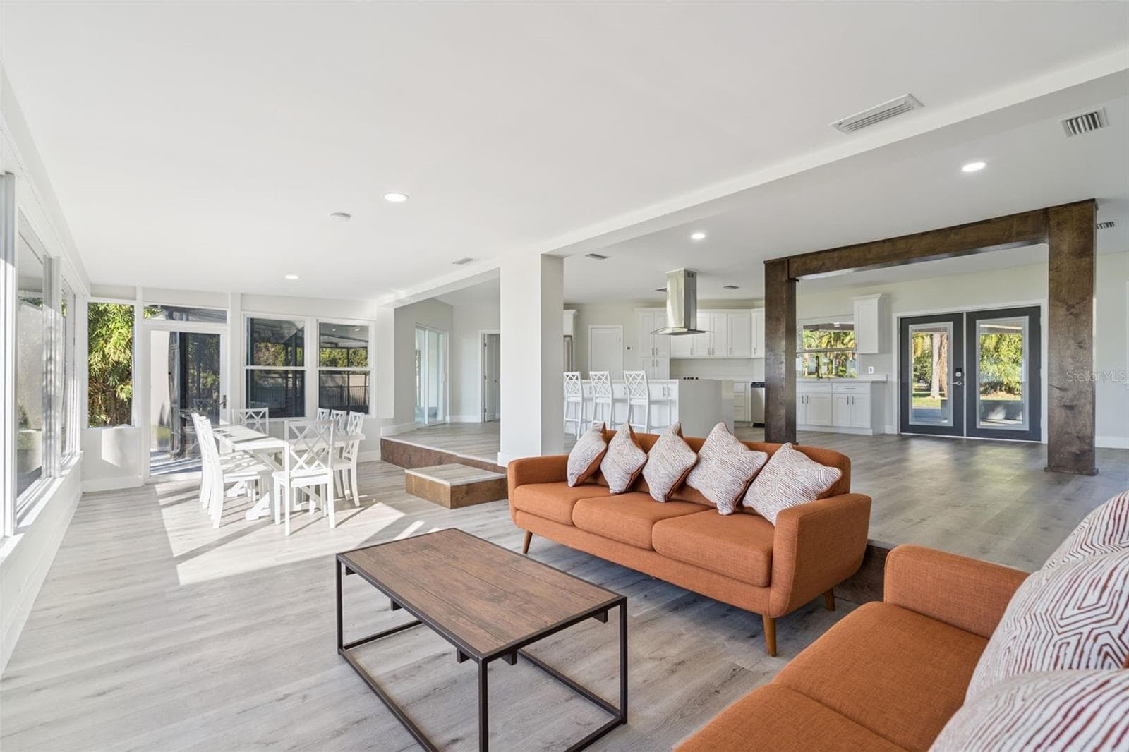 Living and Dining area - 5526 PARKDALE DR, ORLANDO