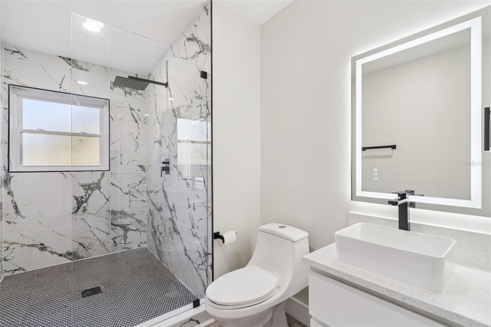 Bathroom Hallway - 5526 PARKDALE DR, ORLANDO