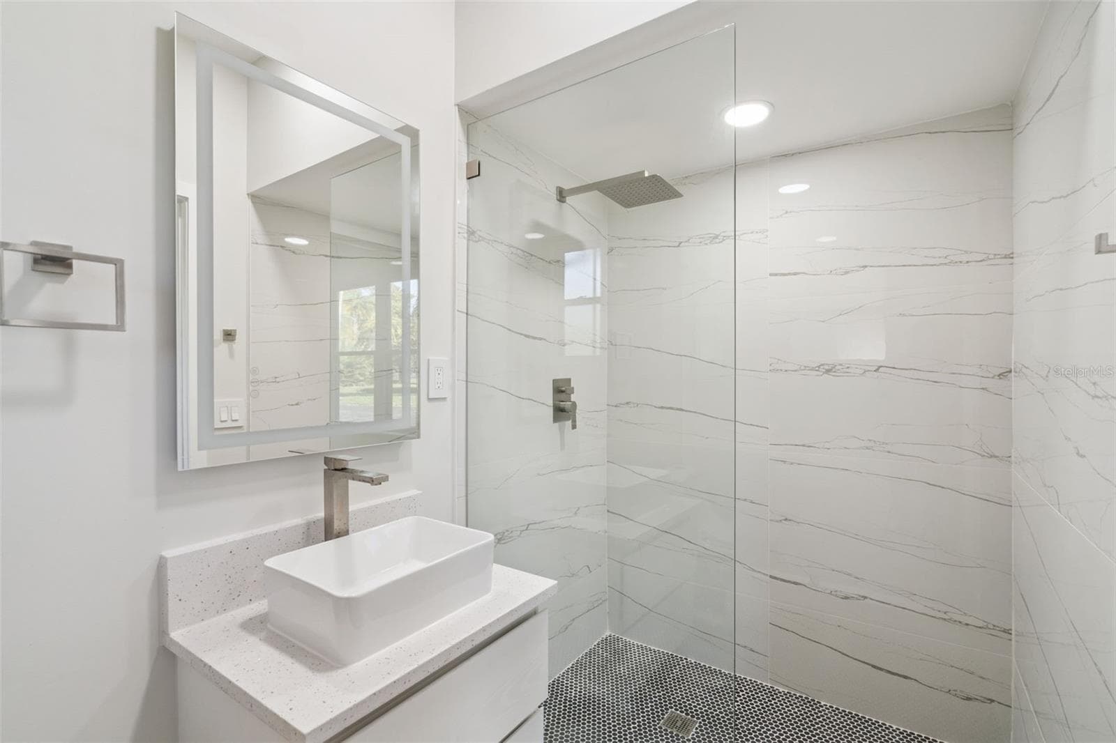 Bath 2 - 5526 PARKDALE DR, ORLANDO