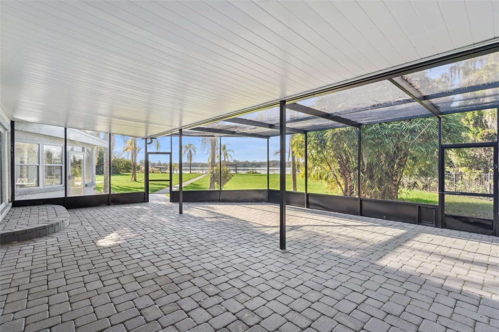 Covered Screened Patio - 5526 PARKDALE DR, ORLANDO