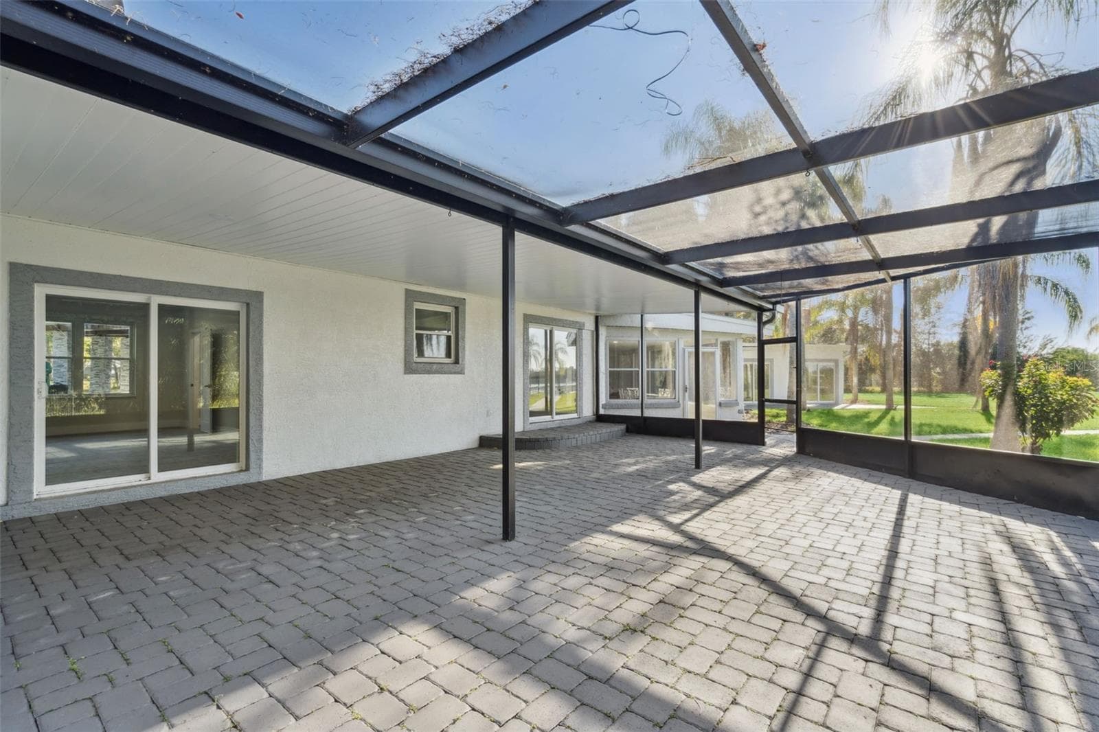 Large Back Patio - 5526 PARKDALE DR, ORLANDO