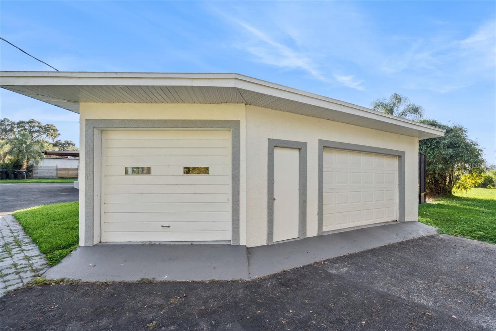 Three car Garages - 5526 PARKDALE DR, ORLANDO