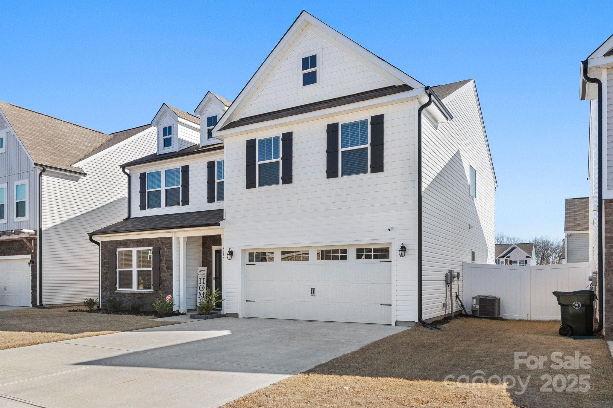 Single Family Residence at 838 Foxglove Lane, York, photo 2 of 44