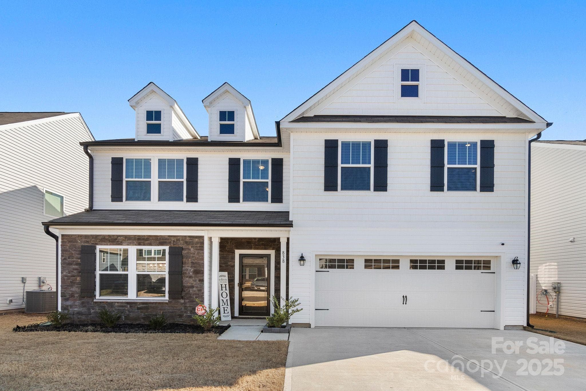 Single Family Residence at 838 Foxglove Lane, York, photo 3 of 44